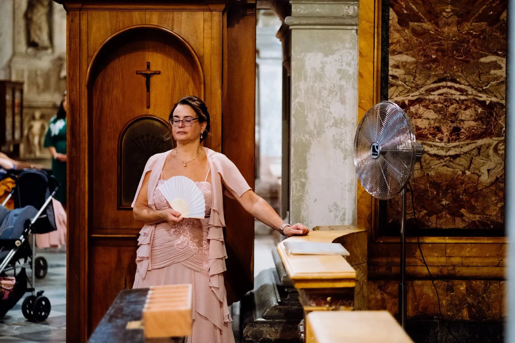 Churches, documentary wedding photography by Edoardo Morina, 7 of 11