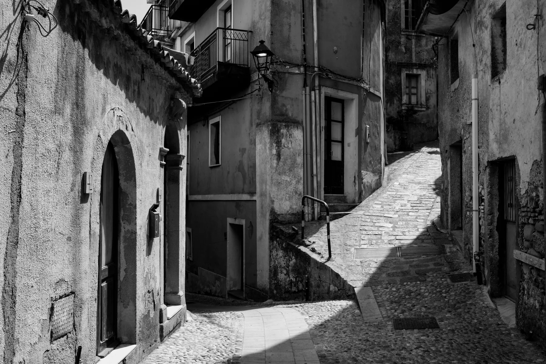 DONATIEN + ISABELLA wedding, Forza d'Agrò, Sicily, photographed by Edoardo Morina and Giovanni Cocco, 4 of 46
