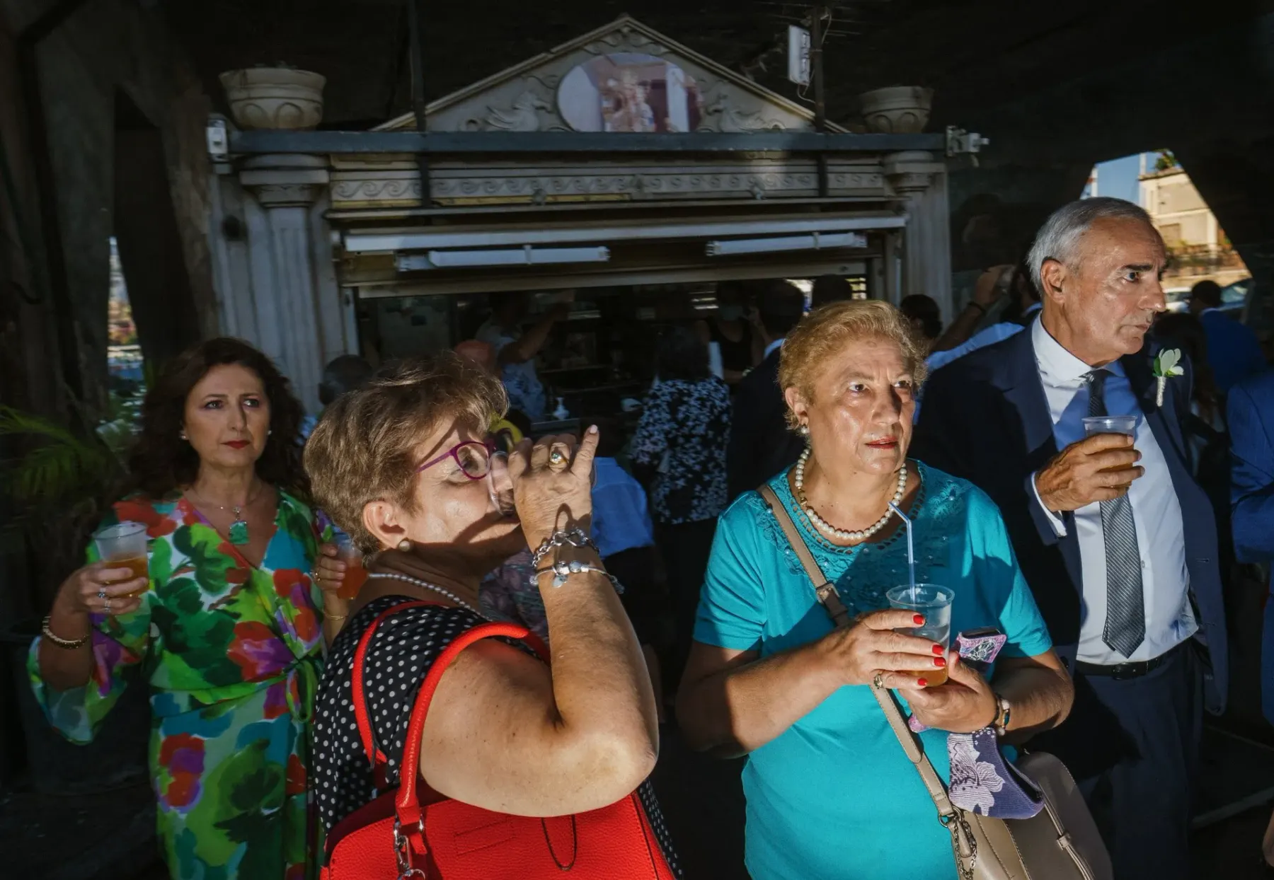 Gangs, documentary wedding photography by Edoardo Morina, 2 of 8