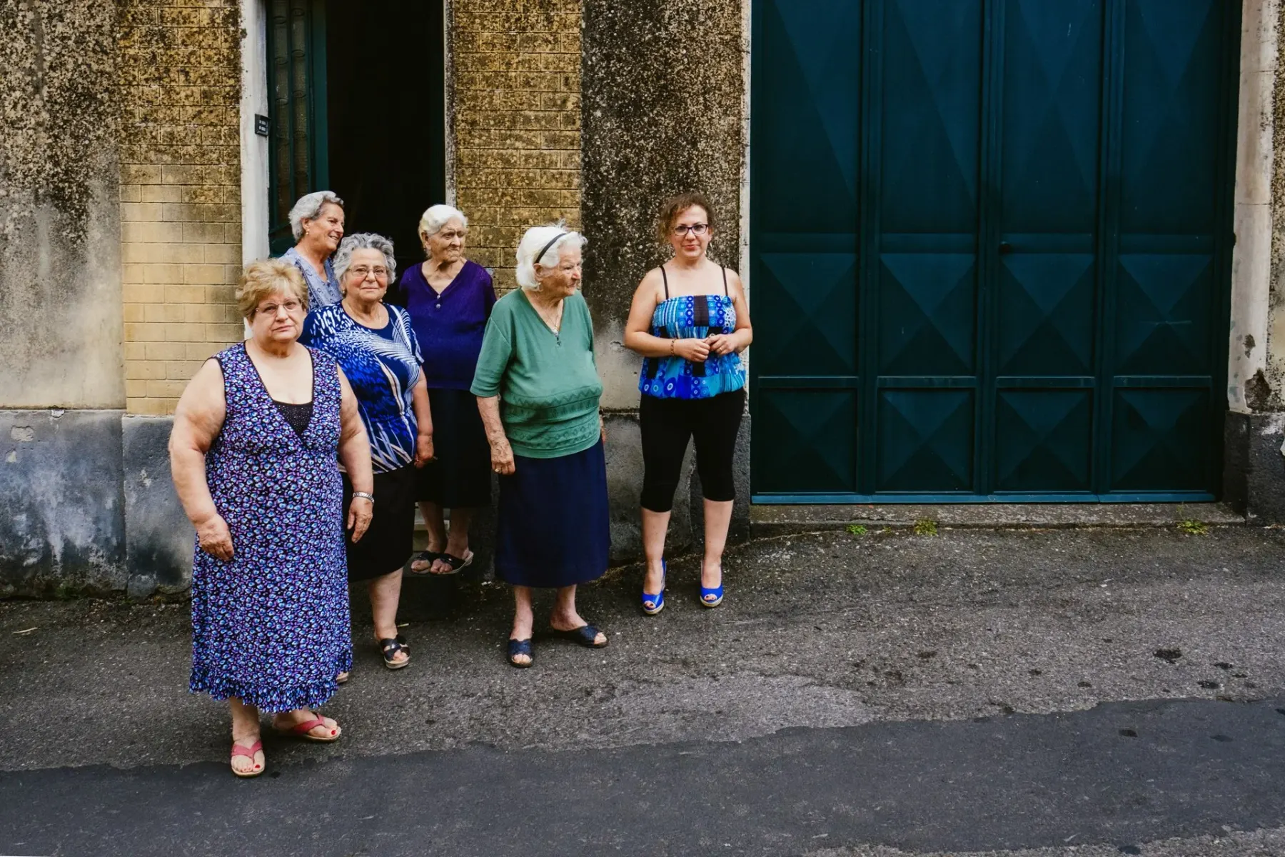Gangs, documentary wedding photography by Edoardo Morina, 6 of 8